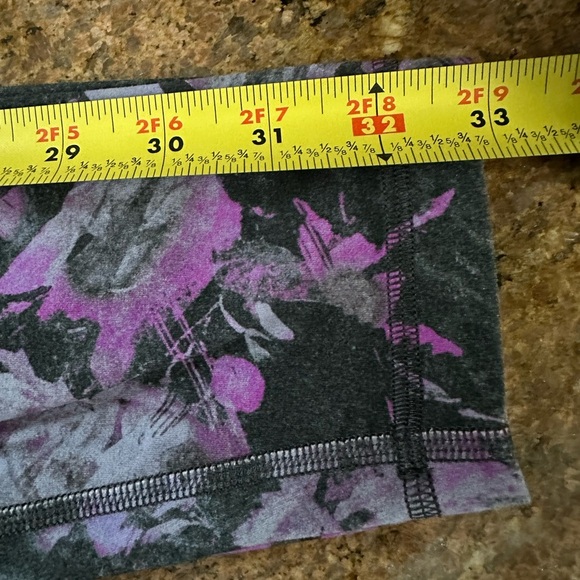 Lululemon Floral Patterned Leggings - Picture 6 of 6